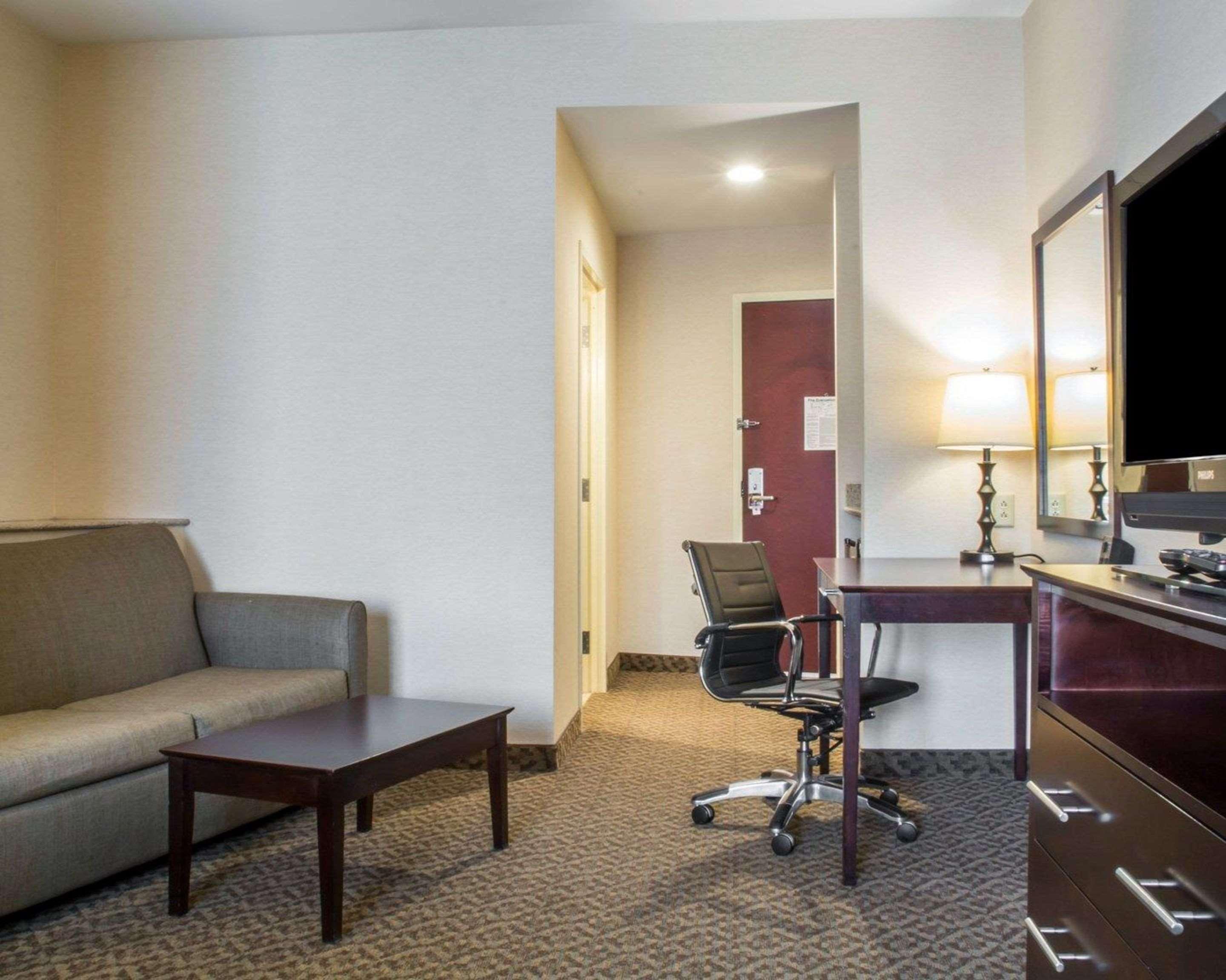Comfort Suites Cicero - Syracuse North Екстер'єр фото